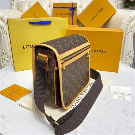 Louis Vuitton monogram Messenger pm